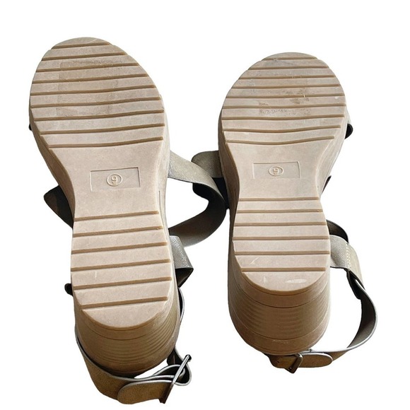 B-52 by Bullboxer Ivvy Sandals Adjustable Buckle Strap Olive Size 9 - Picture 8 of 12